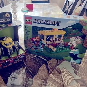 🎉🎉SET OF TWO🎉🎉 Minecraft lego set and spider chase game/toy.